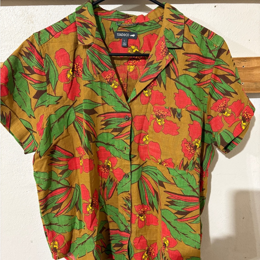 Toad&Co Women’s Floral Button Down Shirt - Red and Green